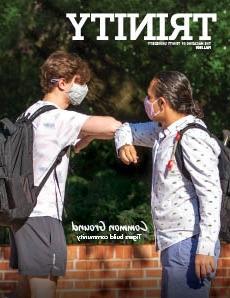 2020年秋季 澳门金沙线上赌博官网杂志 cover shows two masked students elbow-bumping above the words "Common Ground"